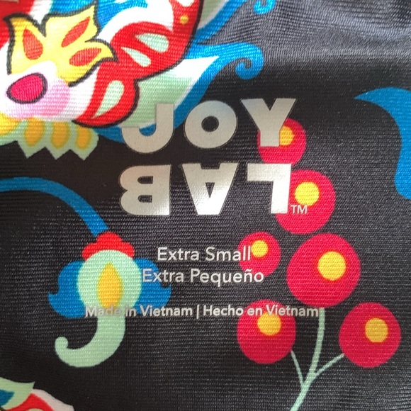 JoyLab women’s extra small three-quarter leggings - Picture 2 of 2